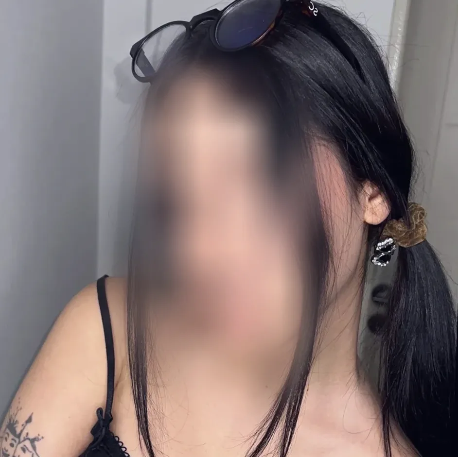 Fiona, 22