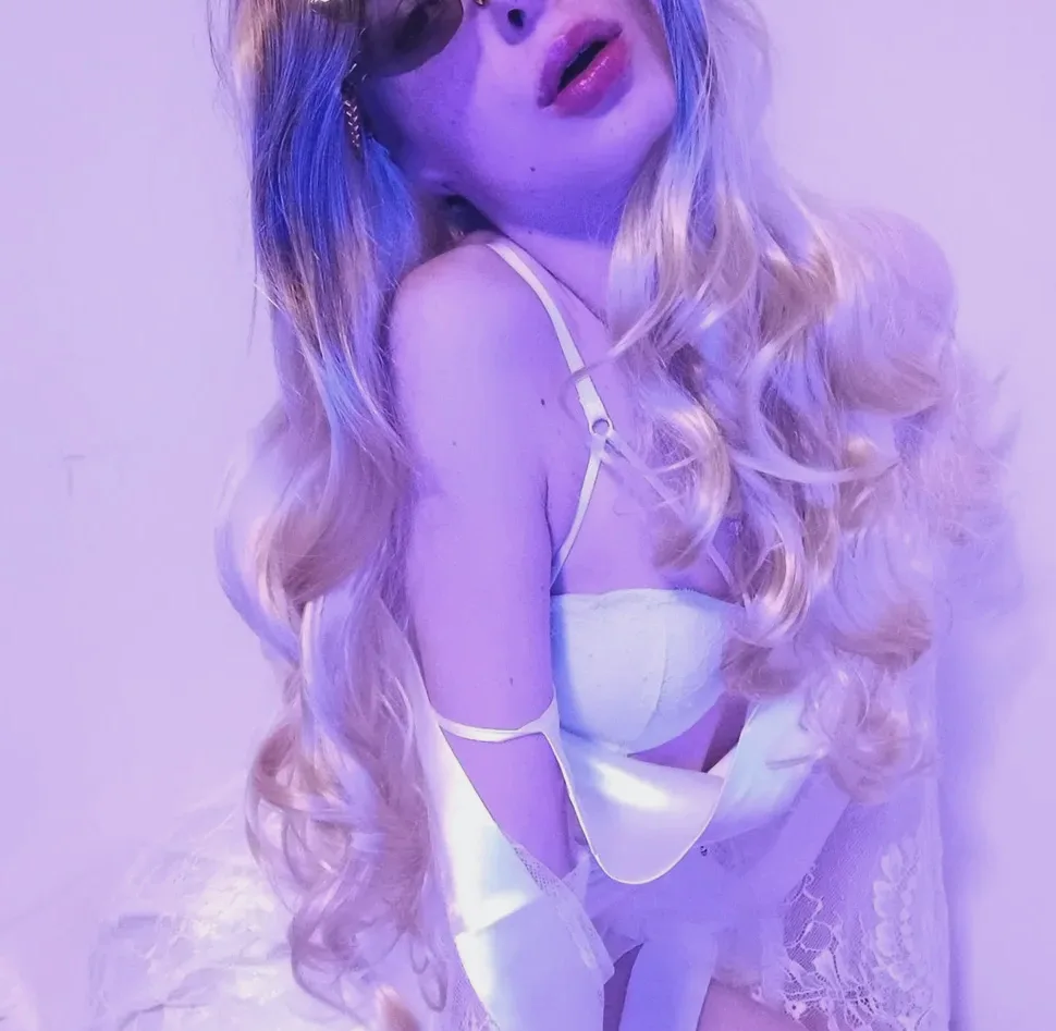 Klara, 27