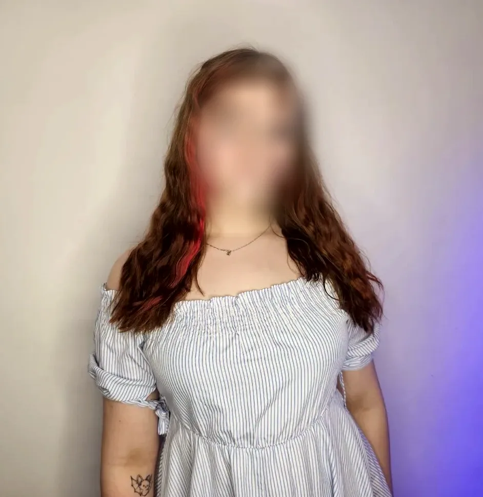 Leonie, 21