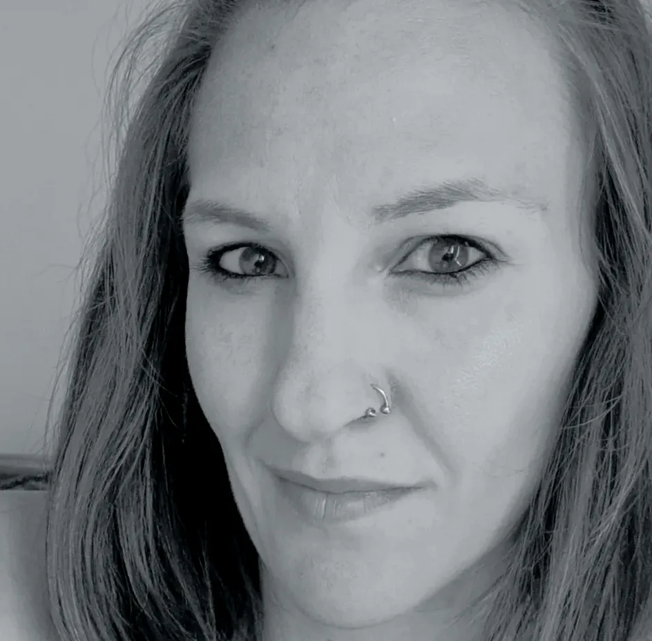 Saskia, 38