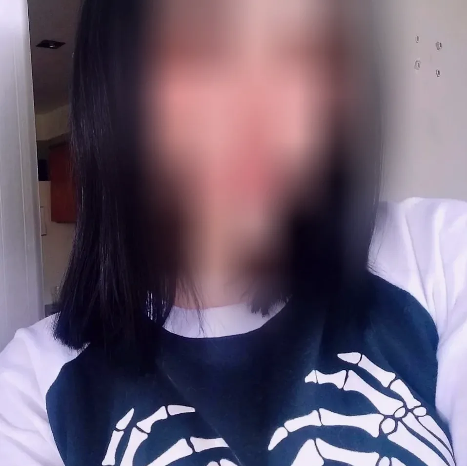 Sophie, 20